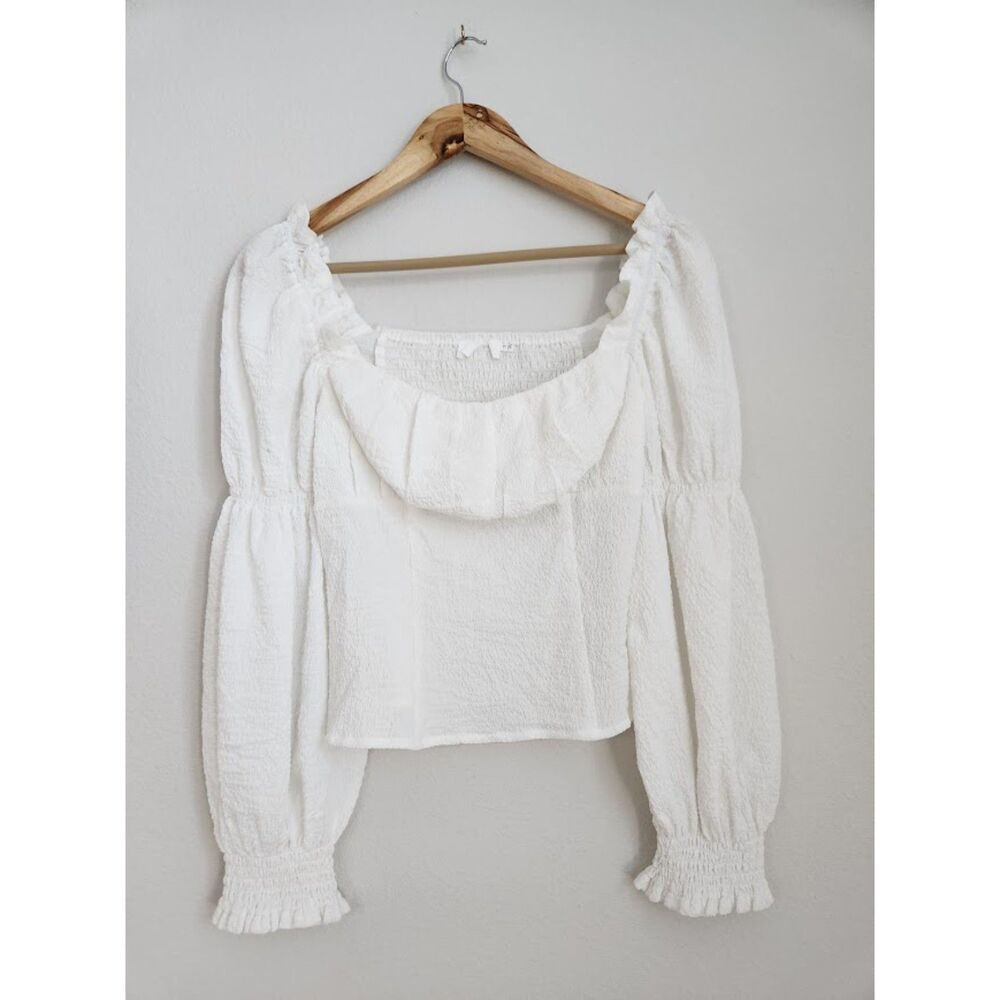 Astr the label White Textured Long-Sleeve Blouse with Ruffle Detail | Size S